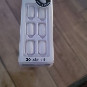 imPRESS White Press-On Nails Kit